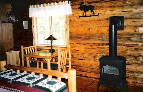 Silverwolf Log Chalets Coram Eksteriør billede